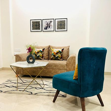 Bluo 1Bhk - Dlf Cybercity, Balcony, Lift, Parking Gurgaon Exterior photo
