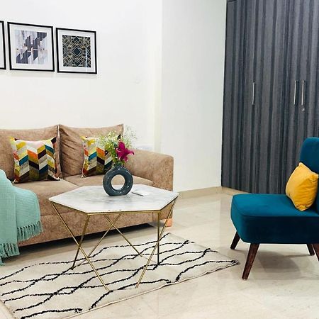Bluo 1Bhk - Dlf Cybercity, Balcony, Lift, Parking Gurgaon Exterior photo