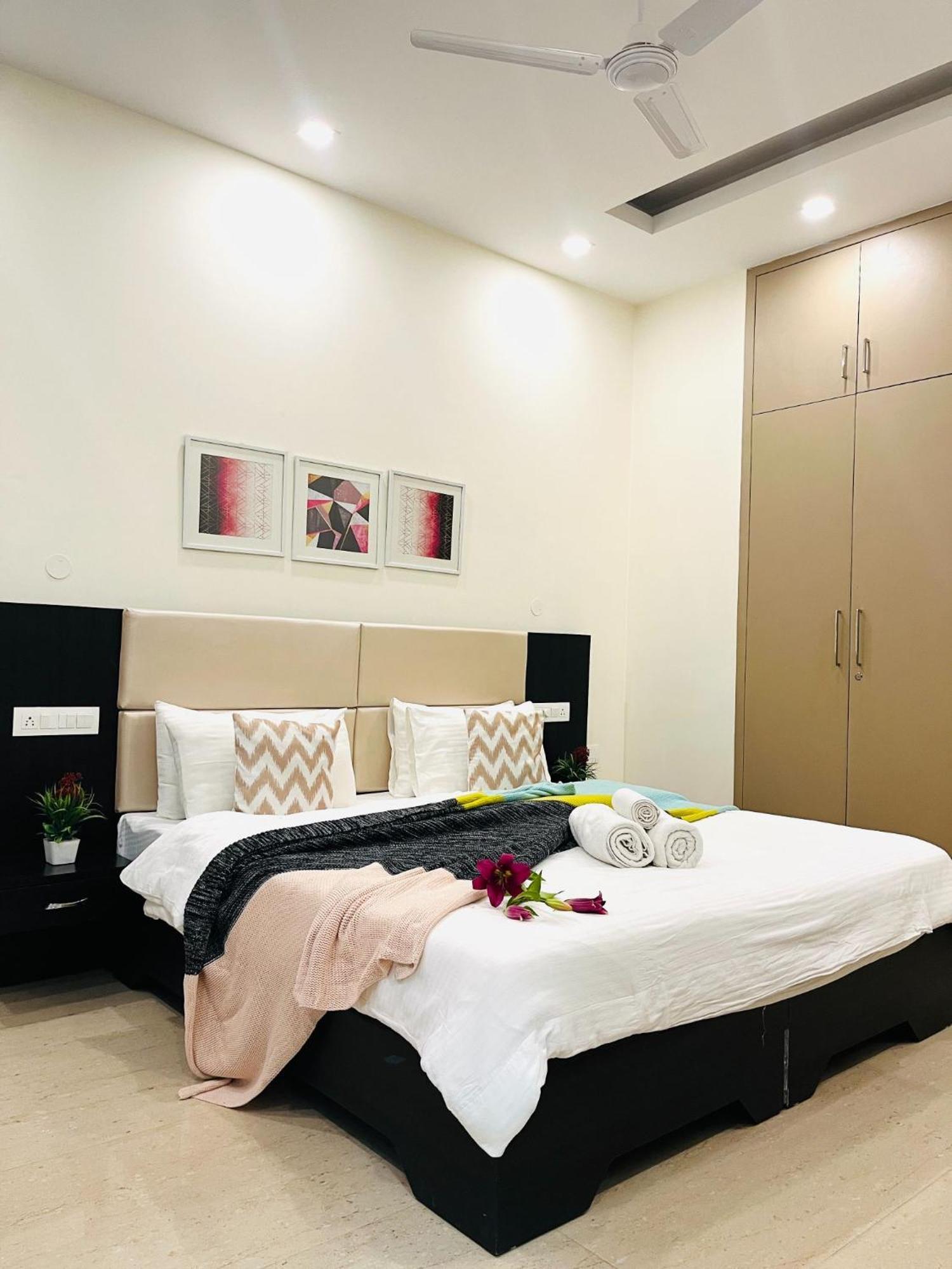 Bluo 1Bhk - Dlf Cybercity, Balcony, Lift, Parking Gurgaon Exterior photo